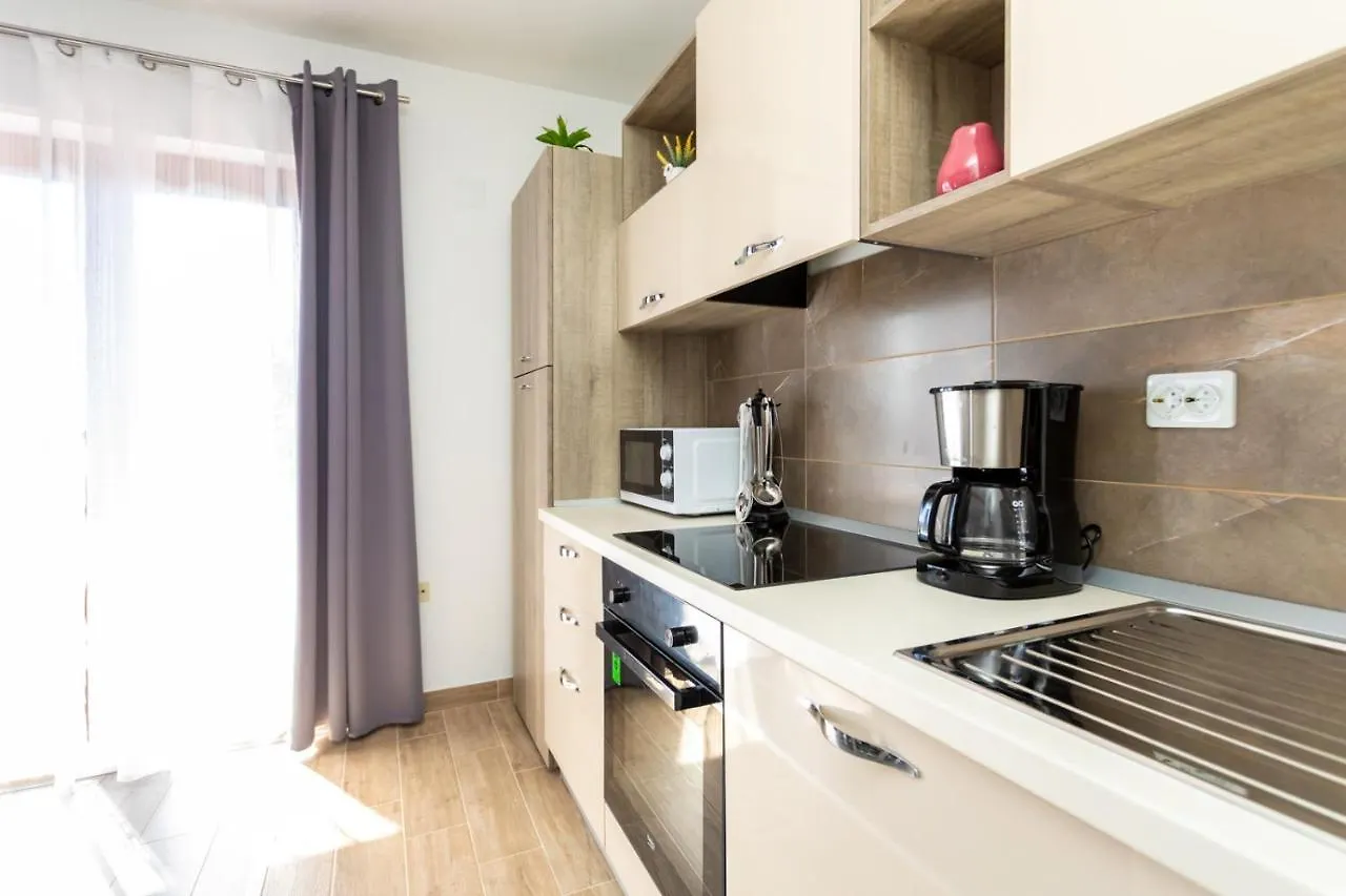 Apartments Mina Malinska 0*,  Croatia
