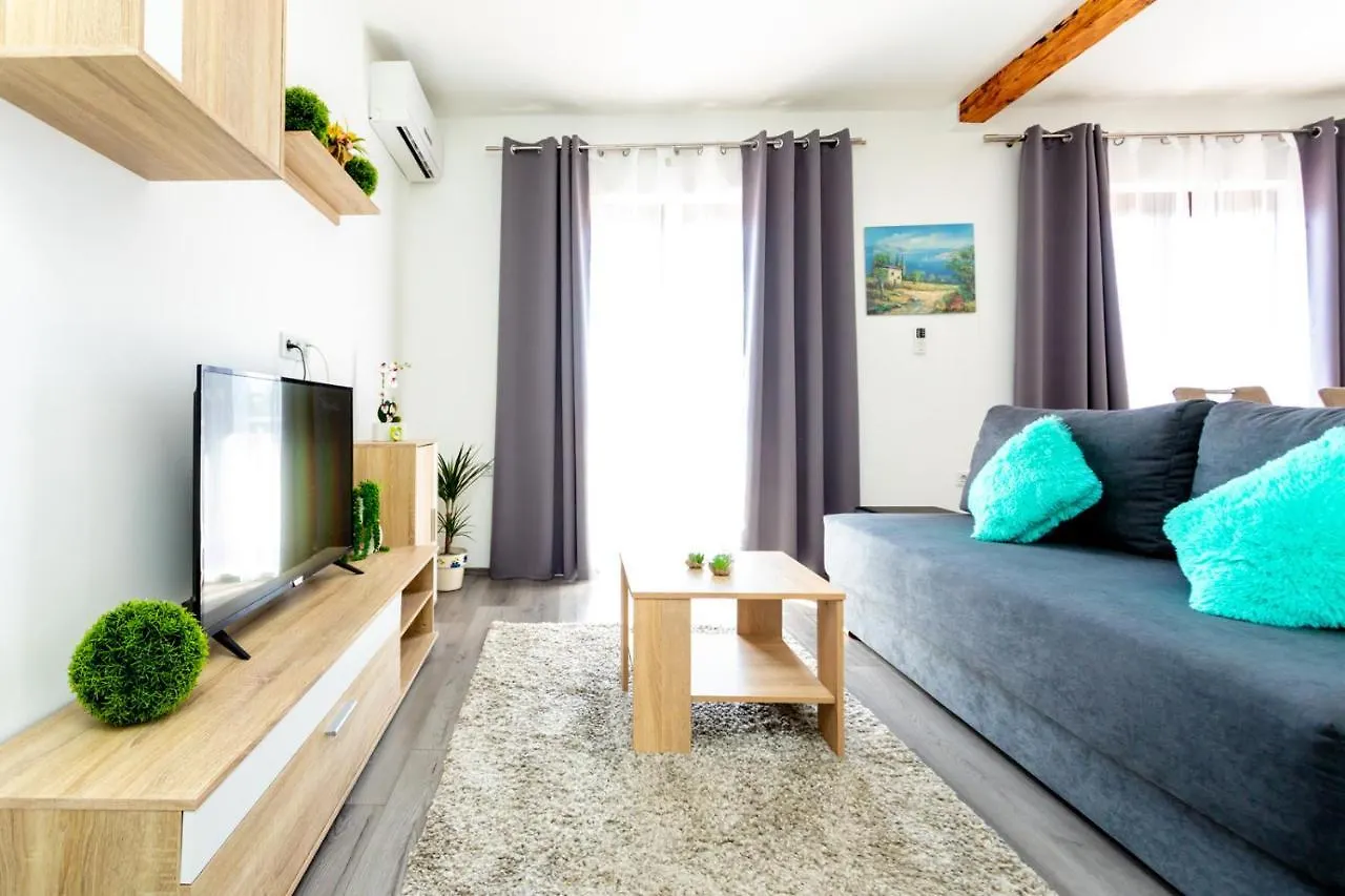 Apartments Mina Malinska